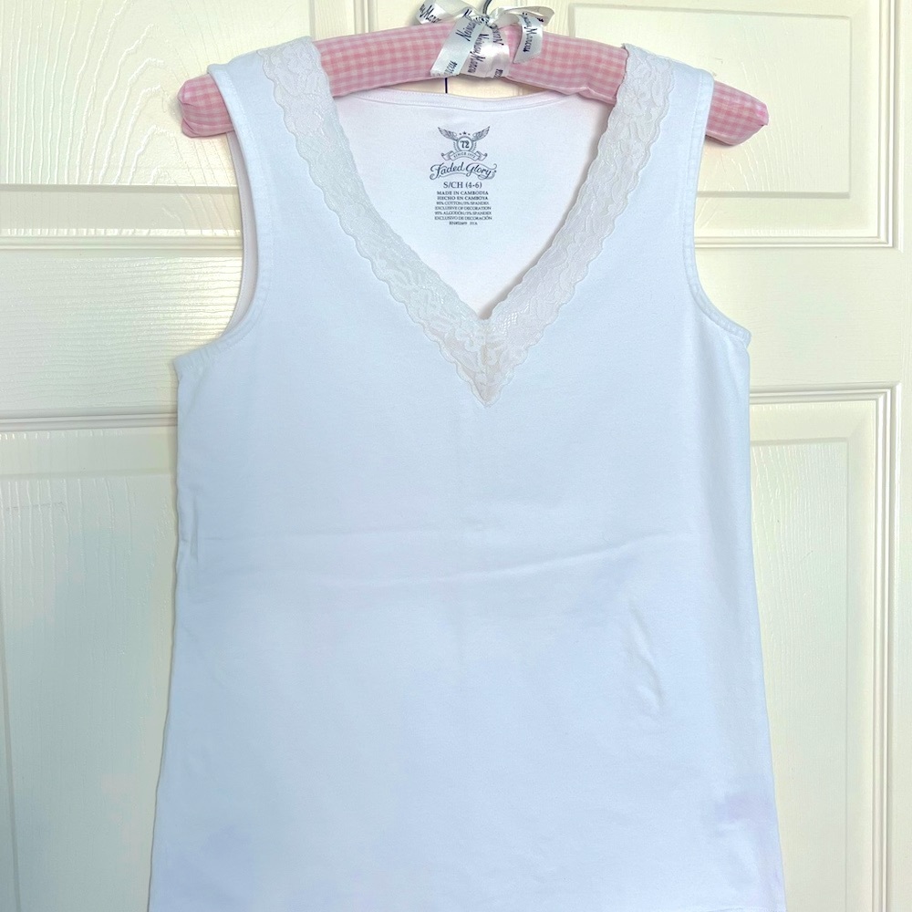 Faded Glory White Stretch Sleeveless Lace Trim V-Neck Top